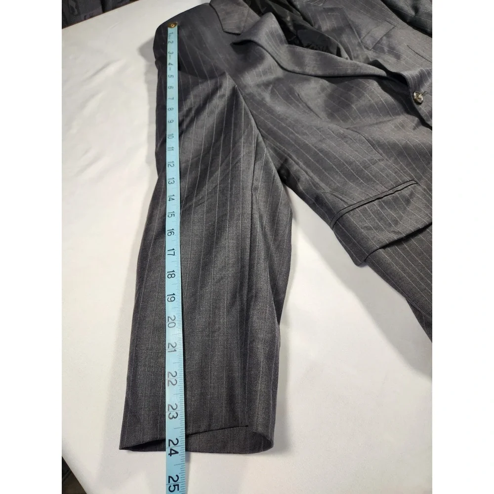 Ralph Lauren CHAPS Gray Pinstriped Blazer Two Button‎ Size 42 Regular 36 Waist